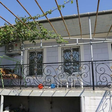 Nana'S Apartment Кутаїсі Екстер'єр фото