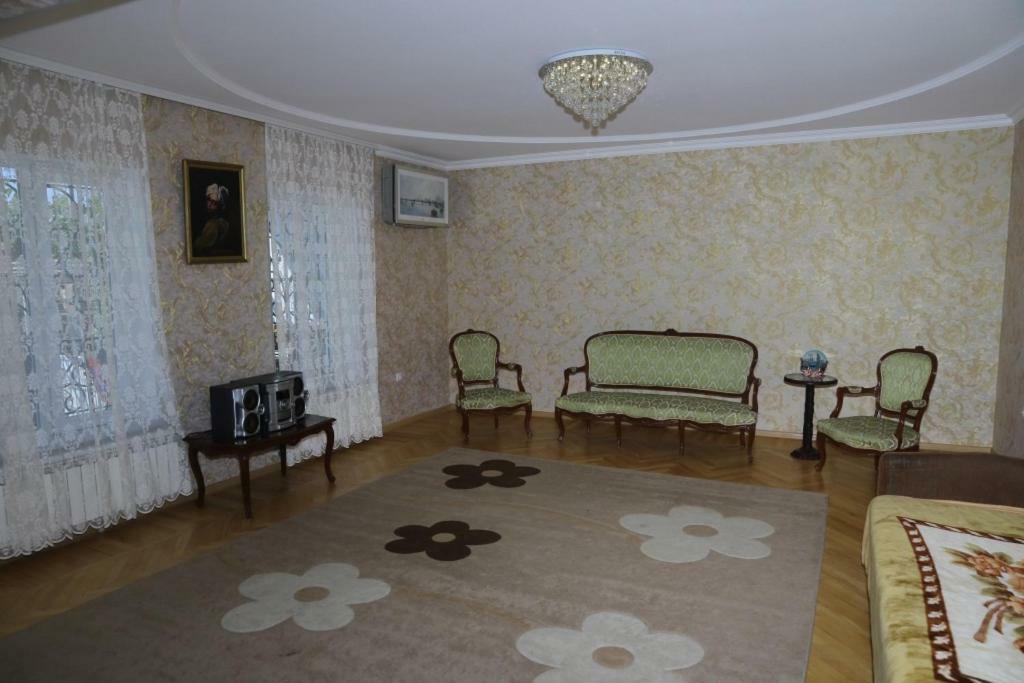 Nana'S Apartment Кутаїсі Екстер'єр фото