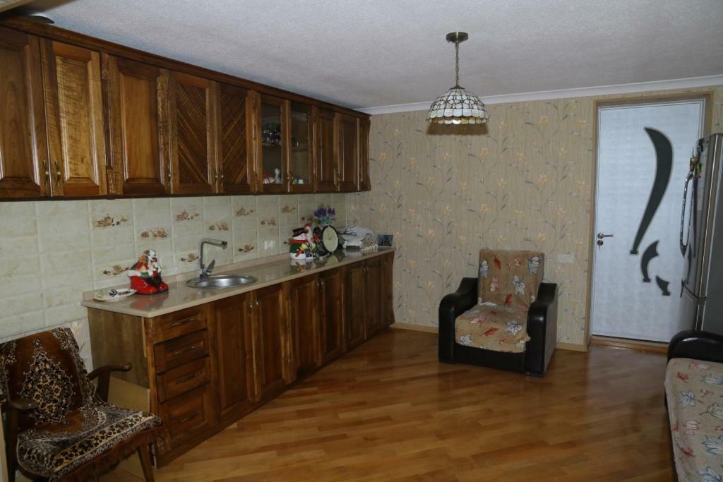Nana'S Apartment Кутаїсі Екстер'єр фото