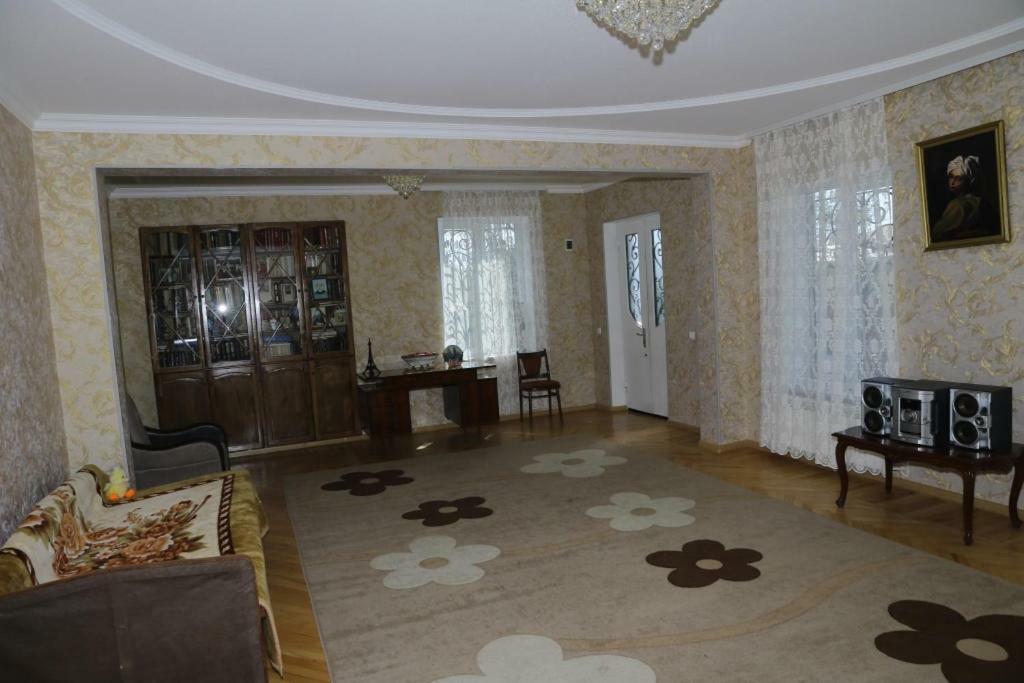 Nana'S Apartment Кутаїсі Екстер'єр фото