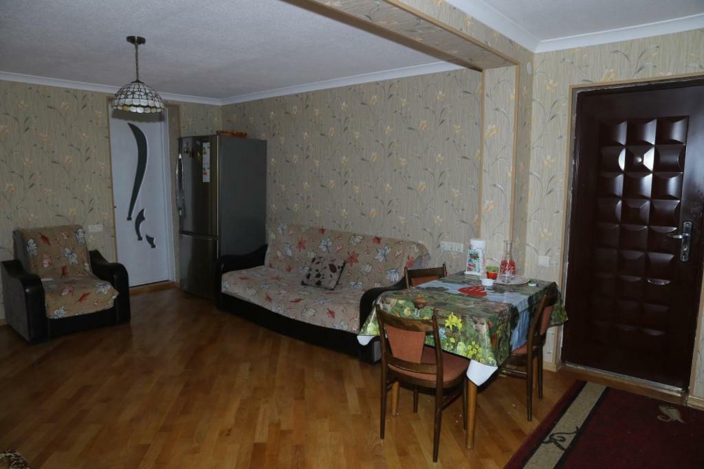 Nana'S Apartment Кутаїсі Екстер'єр фото
