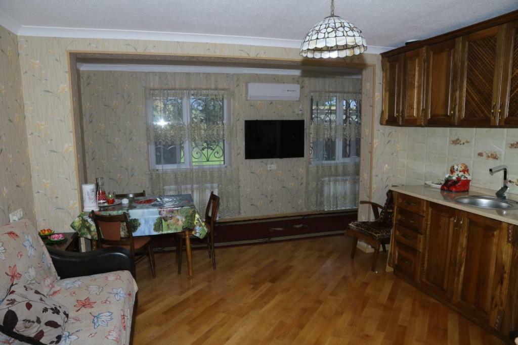 Nana'S Apartment Кутаїсі Екстер'єр фото