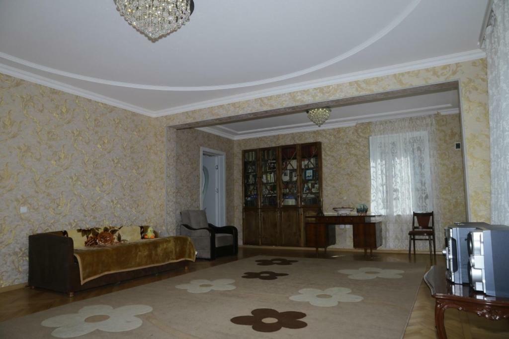 Nana'S Apartment Кутаїсі Екстер'єр фото