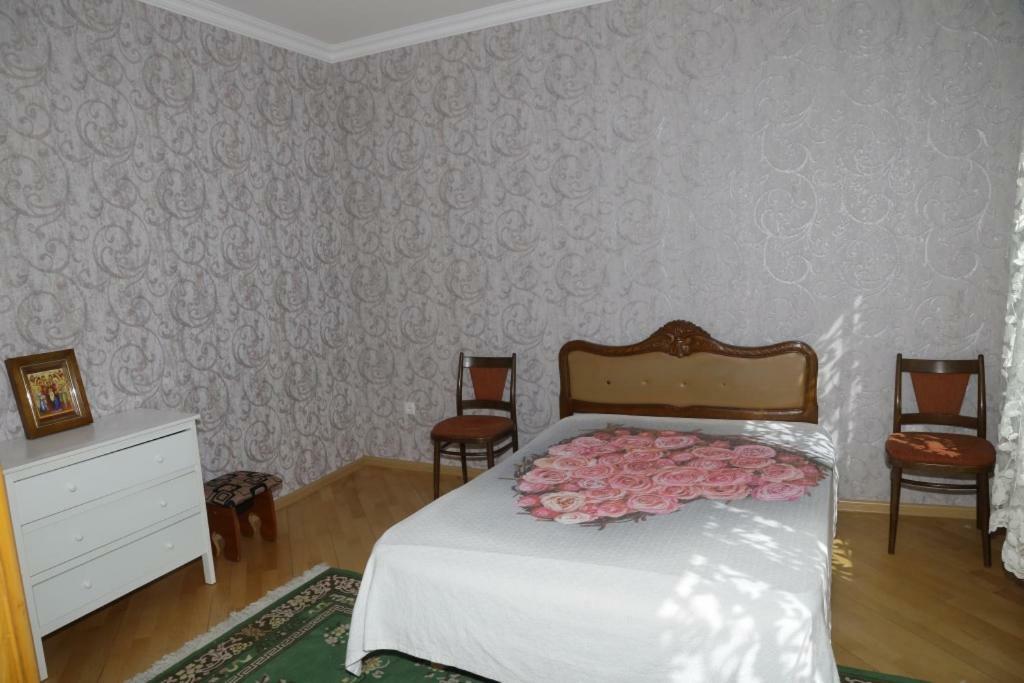Nana'S Apartment Кутаїсі Екстер'єр фото